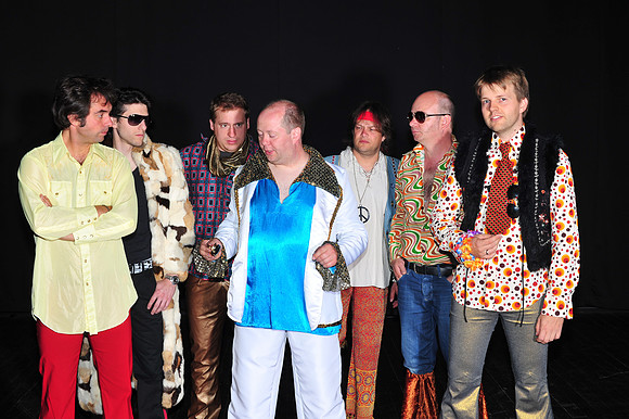 Tiny Turner Bandshooting